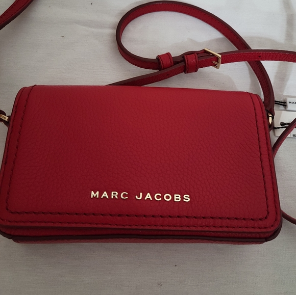Marc Jacobs Handbags - NWT Marc Jacobs crossbody bag